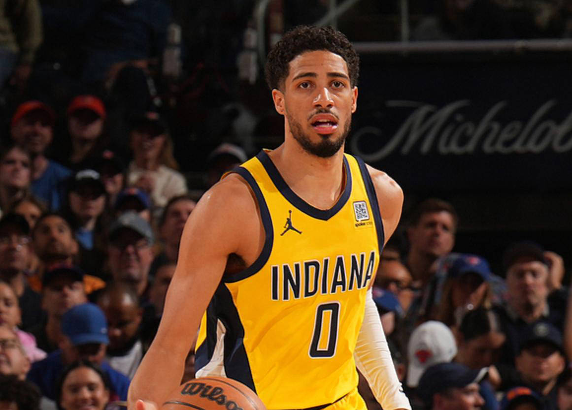 爱游戏-MAD前途光明！，西亚卡姆新星出色防守表现突出赛场气氛高涨-爱游戏