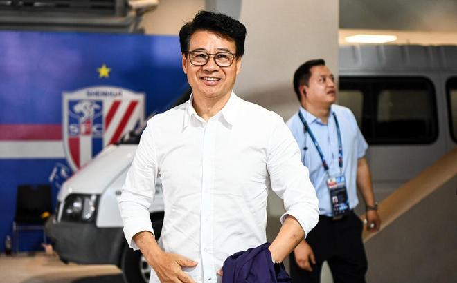 转会期上海久事调整名单以备中超，复出首秀环节打磨，管理层满意，心理建设被强调