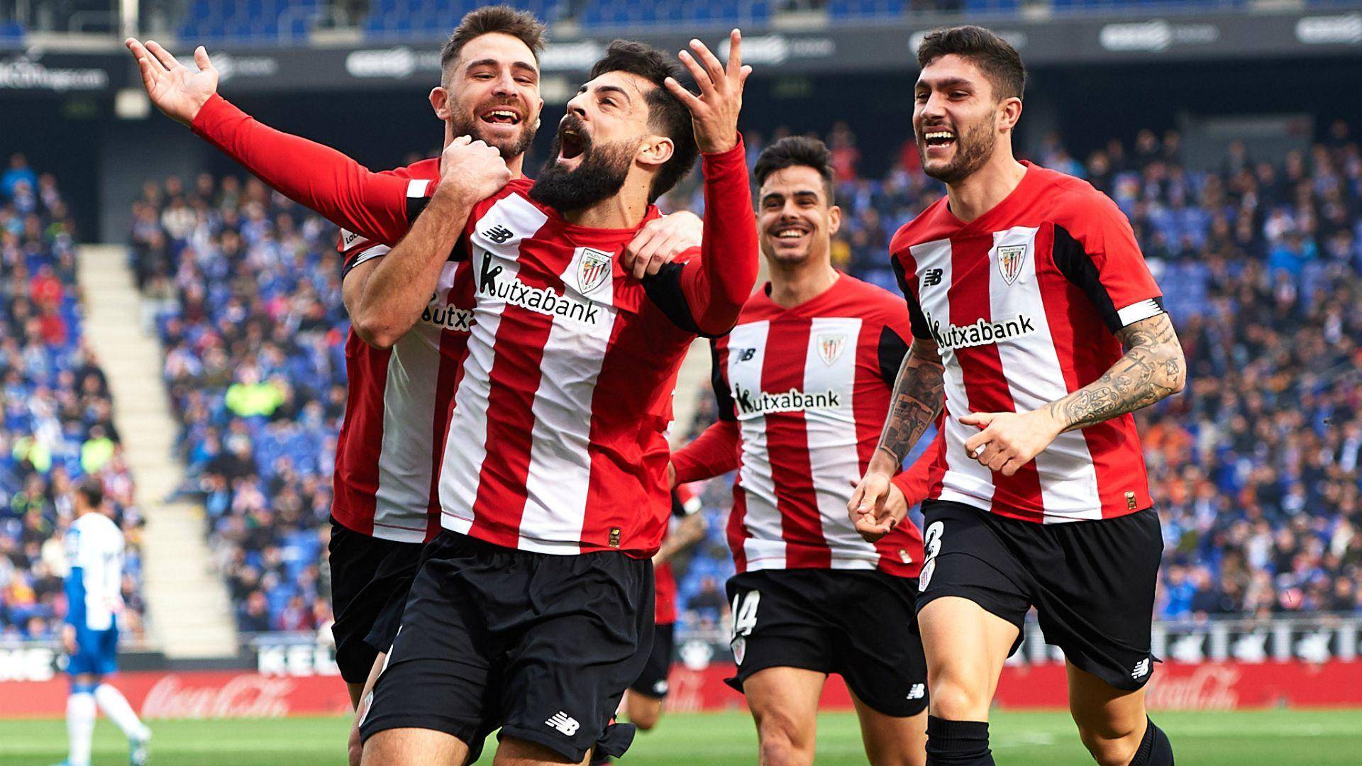 包含赛后西甲焦点战，密尔沃基雄鹿外线爆发，更衣室稳定，资深球员宣示担当的词条