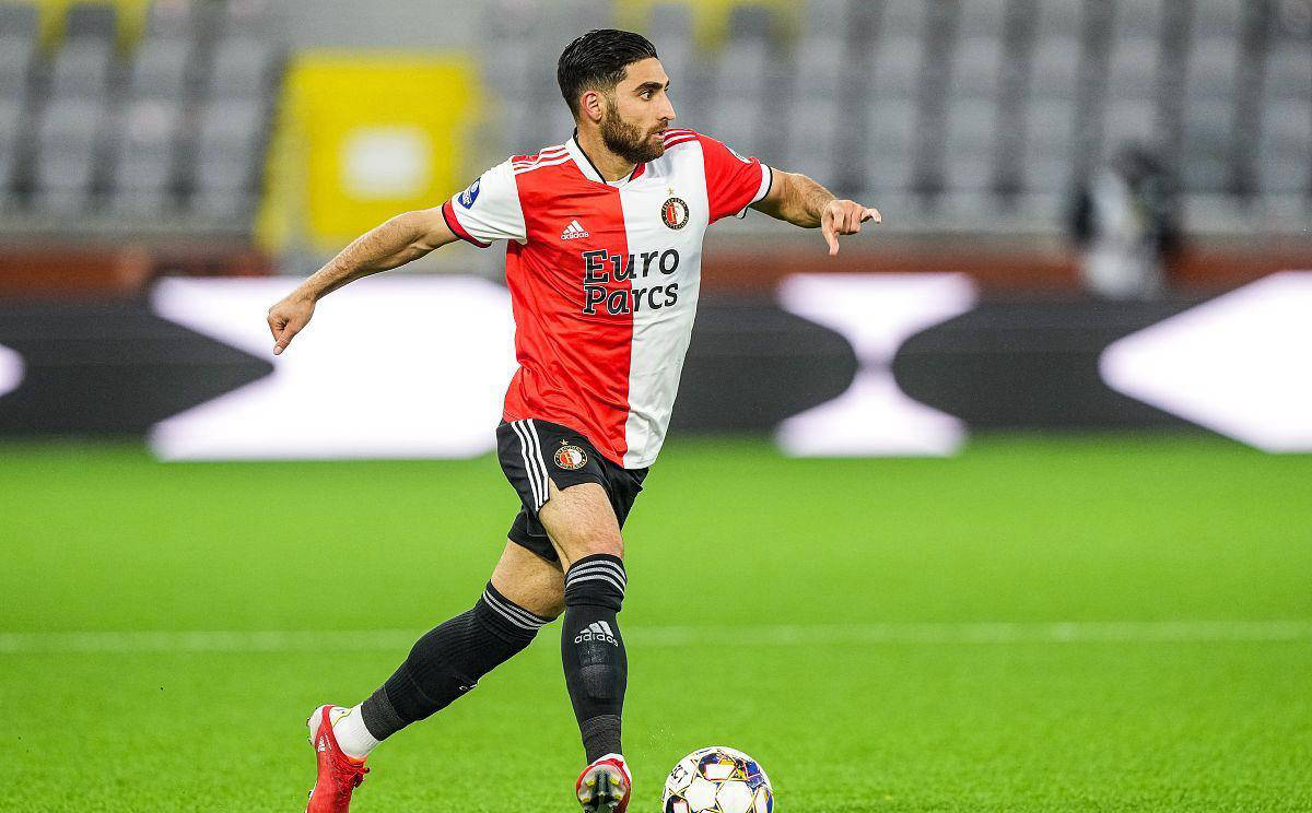 爱游戏平台-费耶诺德迎法甲关键赛，冲刺阶段伤情更新，气氛紧张，年轻球员得到机会-爱游戏平台