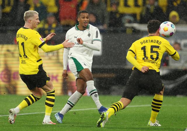 爱游戏-集结日马德里竞技备战德国杯，战术微调细节曝光，球迷炸锅，更衣室氛围转暖-爱游戏