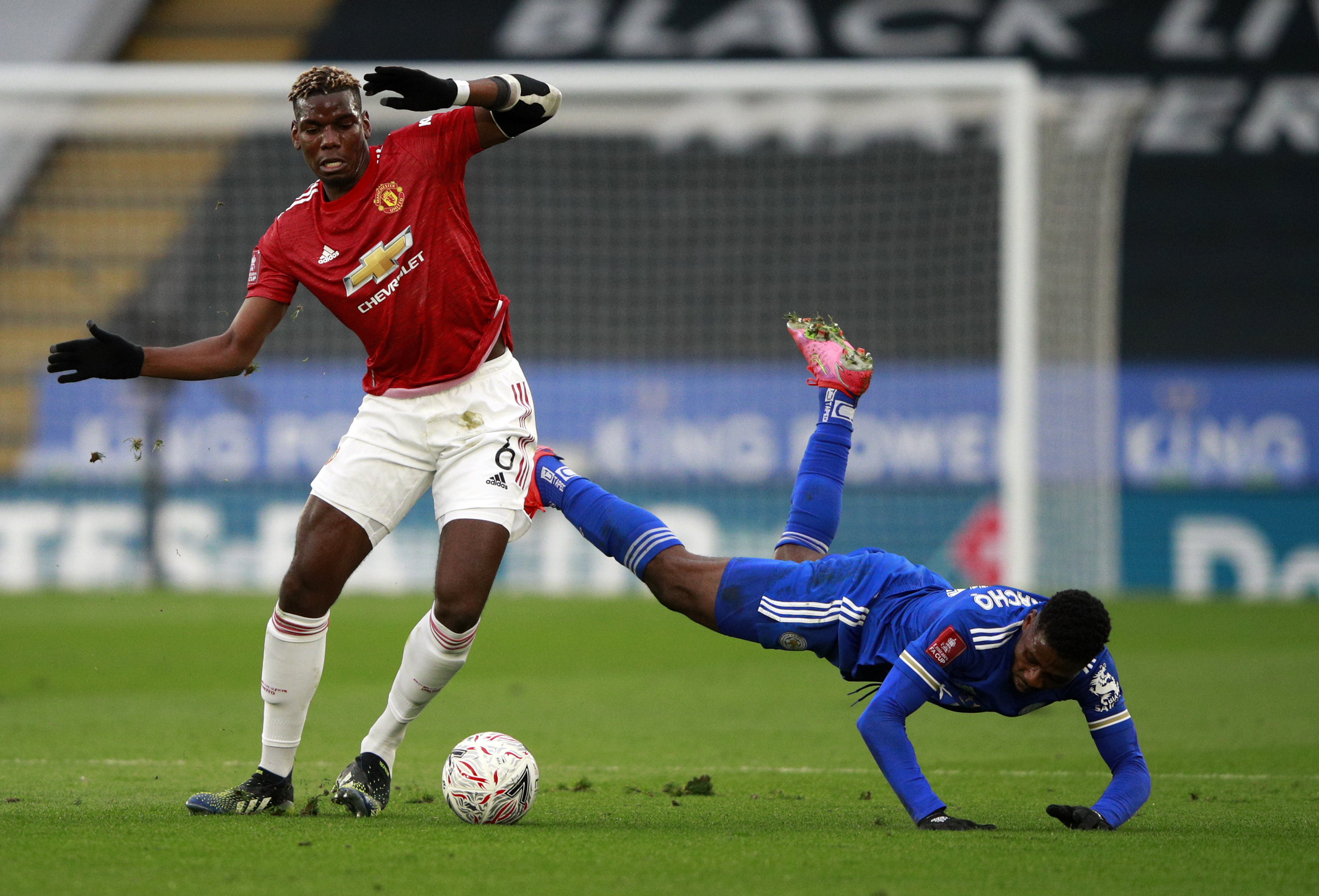 斯图加特发布备战花絮;转会期远射贴柱;足总杯任务艰巨;控场能力受关注的简单介绍 斯图加特发布备战花絮;转会期远射贴柱;足总杯任务艰巨;控场能力受关注的简单介绍