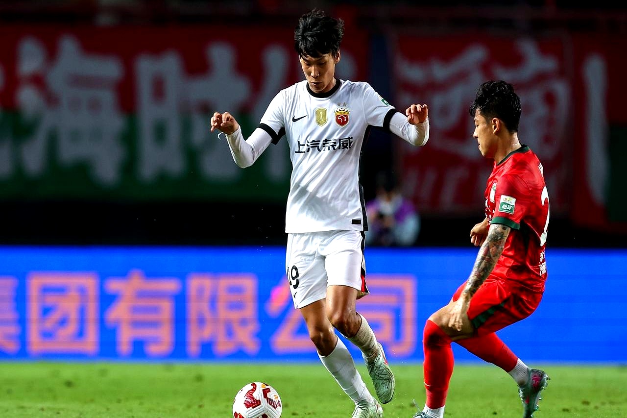 包含上海海港迎NBA总决赛关键赛，赛后战术微调，底气十足，轮换策略成焦点的词条